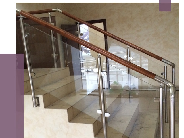 Комбинированные перила из металла и дерева в Фрязине