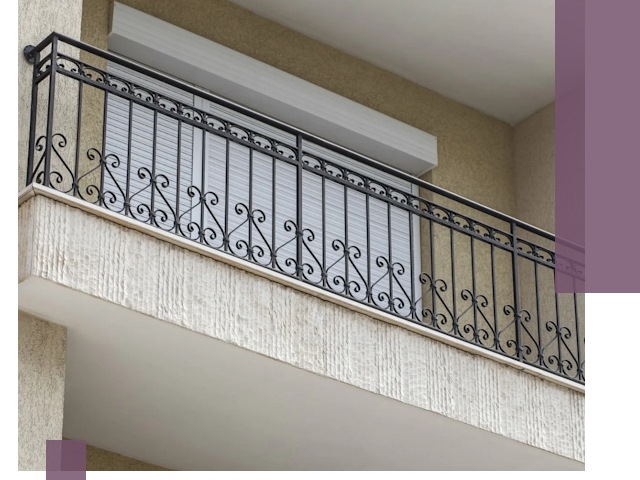 Балконные ограждения из металла и стекла в Фрязине для домов