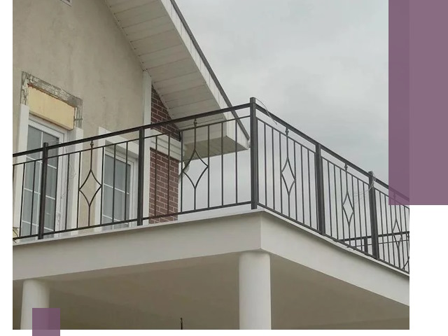 Изготовление балконных ограждений в Фрязине из металла и стекла